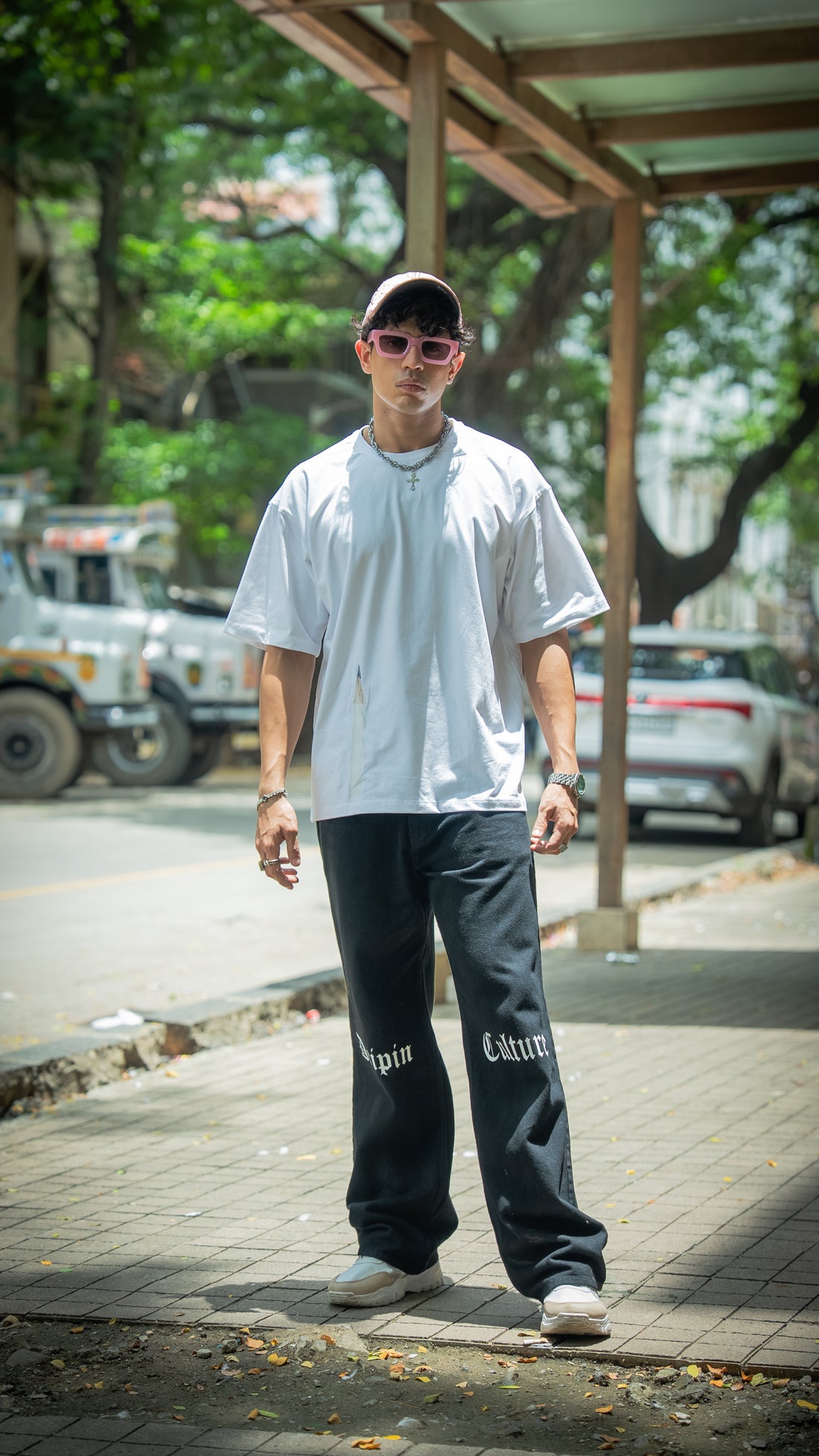 Pencil Point Oversized T in white