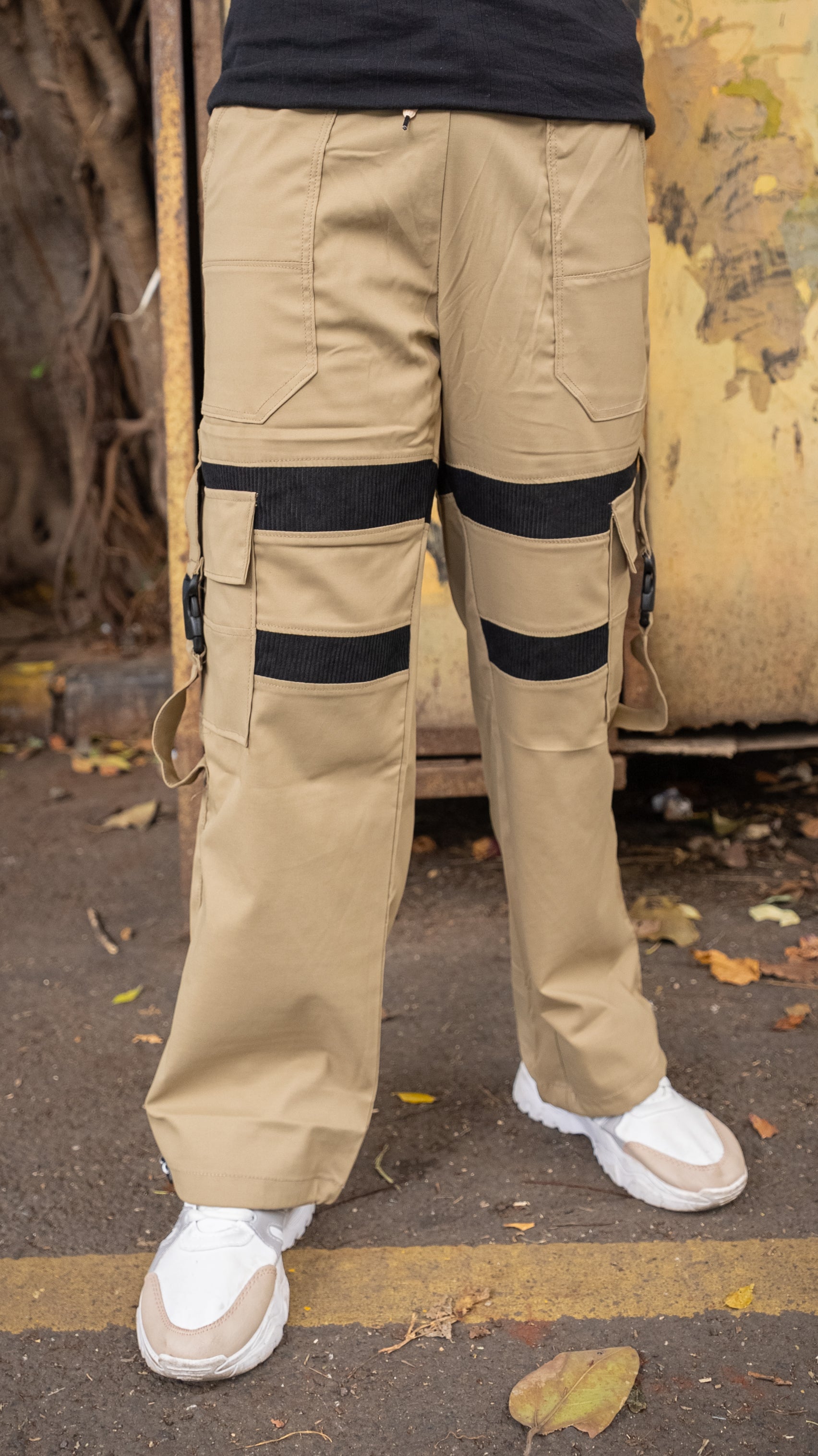 Tactical Flow Joggers in beige